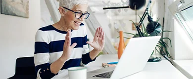 A psychologist gives instructions during a live PAR webinar